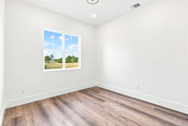 486 WOOD VIEW CIR, Bandera, TX 78003