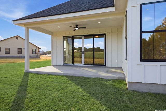 486 WOOD VIEW CIR, Bandera, TX 78003