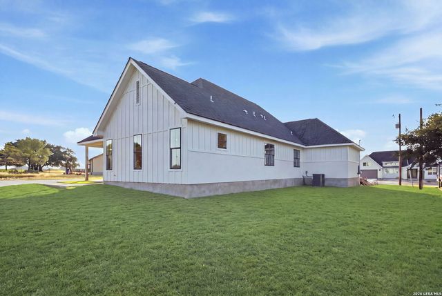 486 WOOD VIEW CIR, Bandera, TX 78003