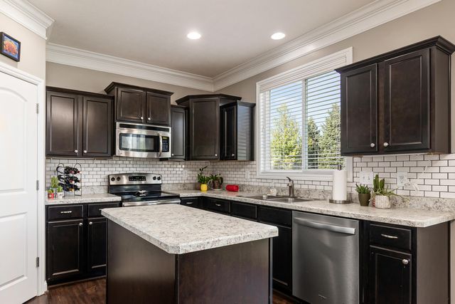 618 Sandhill Court, Delaware, OH 43015