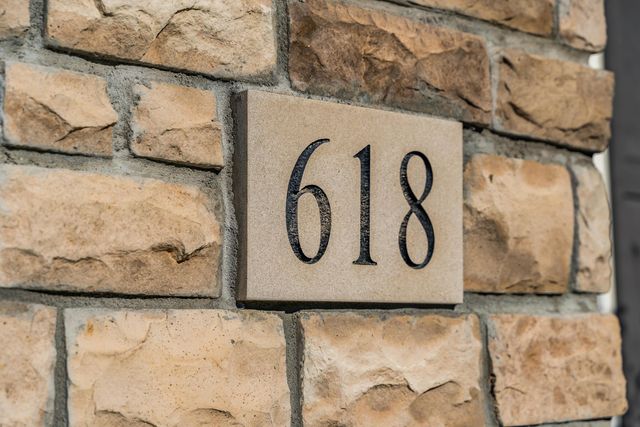 618 Sandhill Court, Delaware, OH 43015