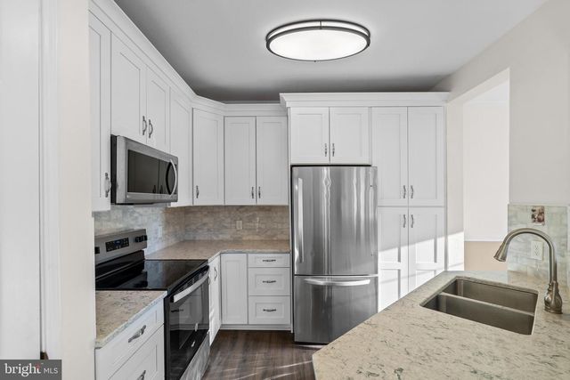 664 GATEWAY DR SE #314, Leesburg, VA 20175