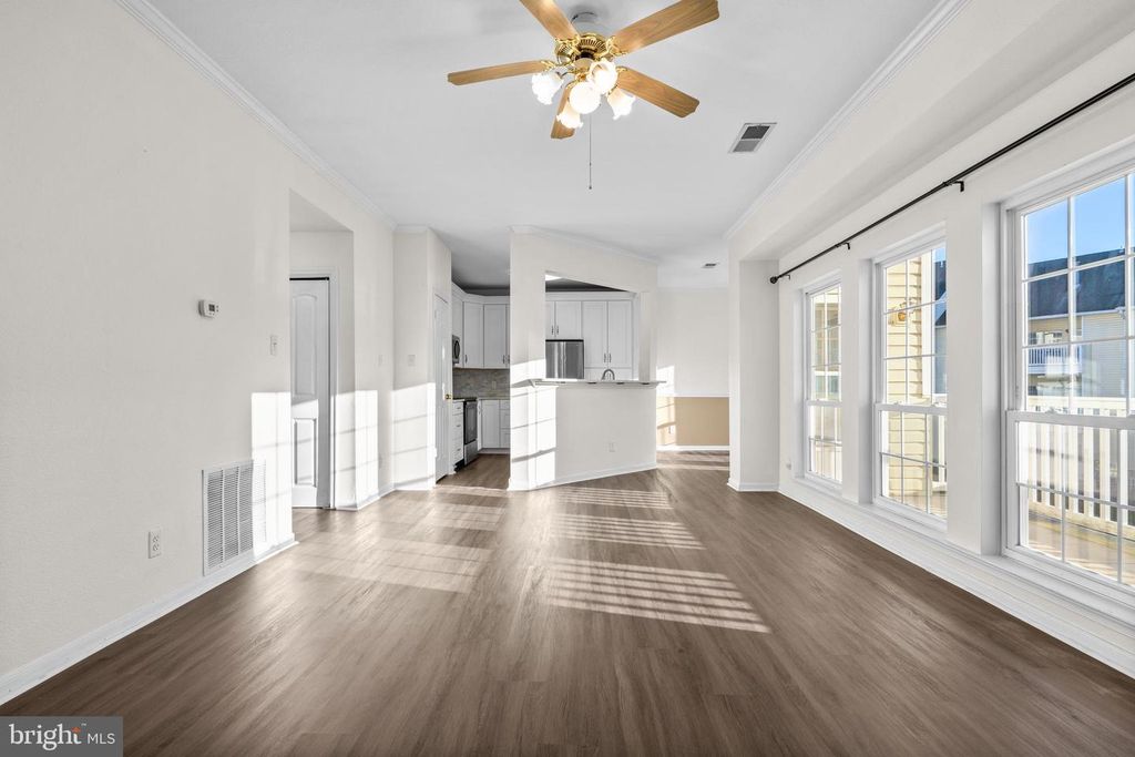 664 GATEWAY DR SE #314, Leesburg, VA 20175