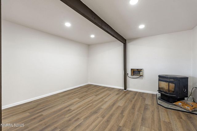 2725 E Fir Street, Silver Springs, NV 89429