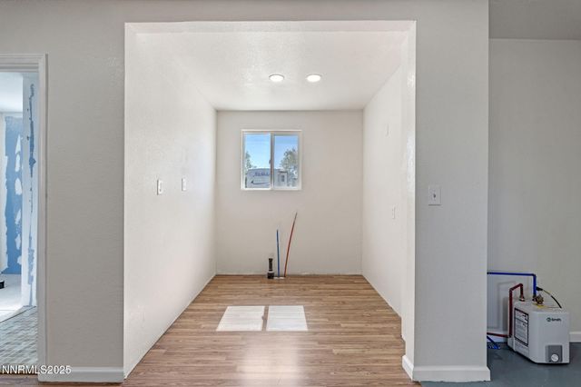 2725 E Fir Street, Silver Springs, NV 89429