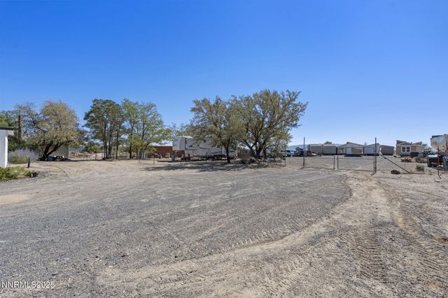 2725 E Fir Street, Silver Springs, NV 89429