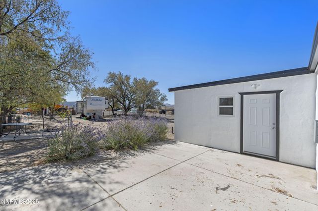 2725 E Fir Street, Silver Springs, NV 89429