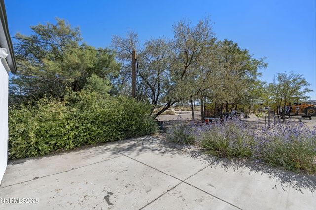 2725 E Fir Street, Silver Springs, NV 89429