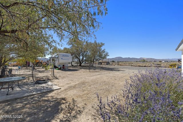 2725 E Fir Street, Silver Springs, NV 89429
