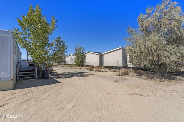 2725 E Fir Street, Silver Springs, NV 89429