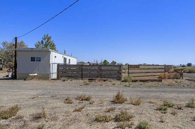 2725 E Fir Street, Silver Springs, NV 89429