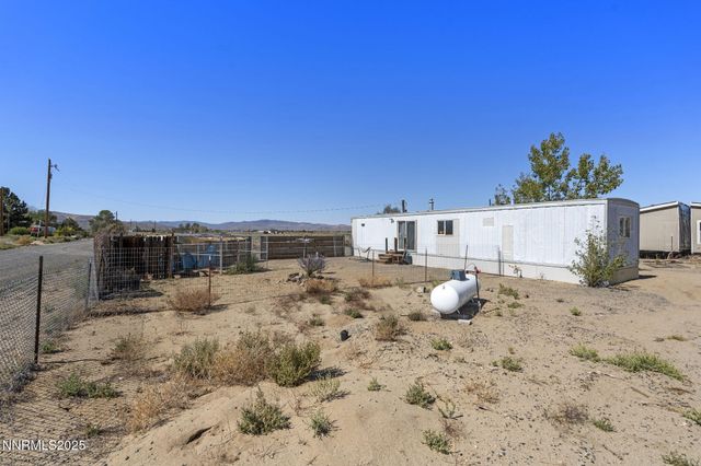 2725 E Fir Street, Silver Springs, NV 89429