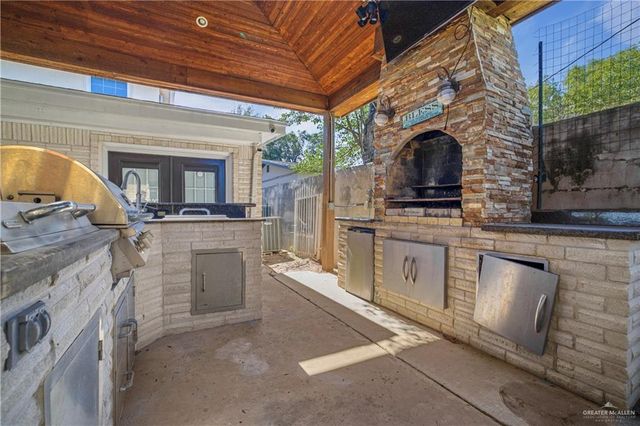 800 W Chaparral Street, San Juan, TX 78589