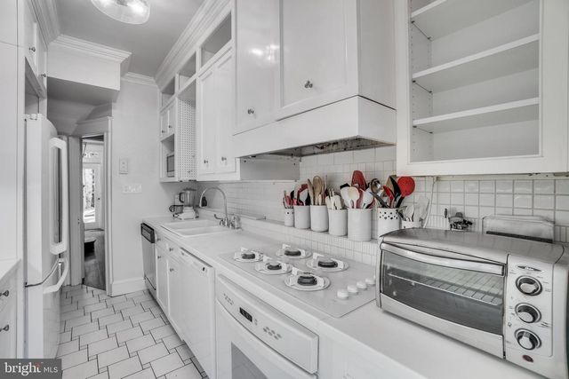 2030 PIERCE MILL RD NW, Washington, DC 20010