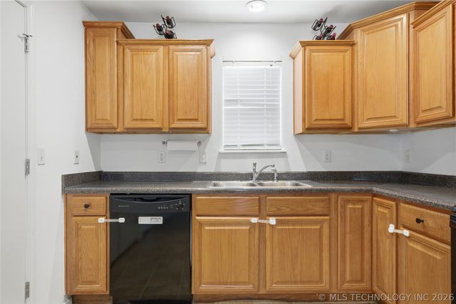 25844 E 90th Street E, Broken Arrow, OK 74014