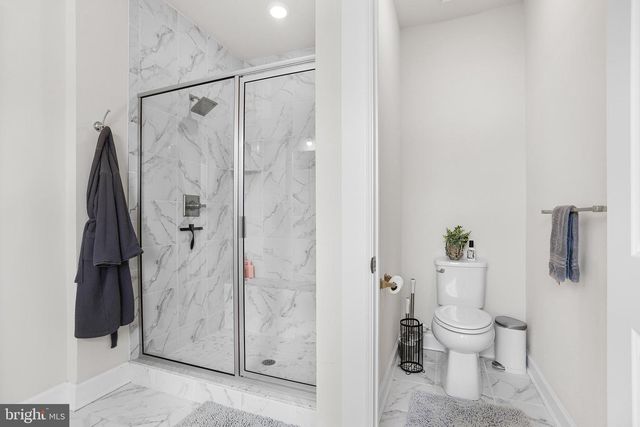 233 PONDS EDGE DR, Media, PA 19063