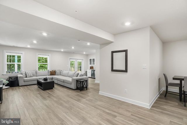 233 PONDS EDGE DR, Media, PA 19063