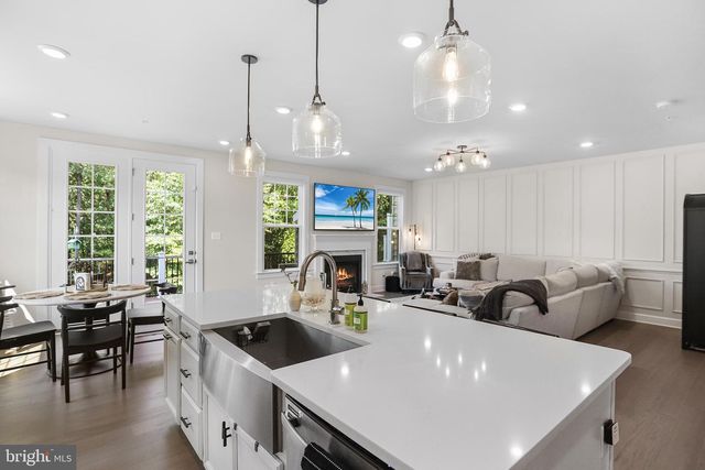 233 PONDS EDGE DR, Media, PA 19063