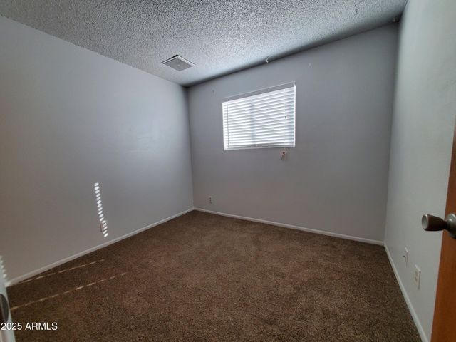 1022 W HICKORY Street, Mesa, AZ 85201