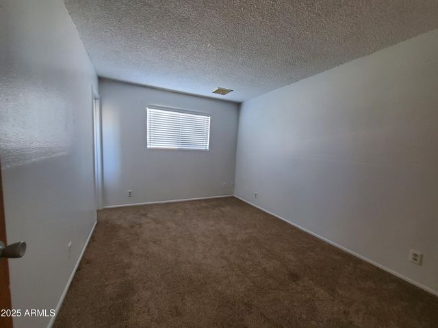 1022 W HICKORY Street, Mesa, AZ 85201