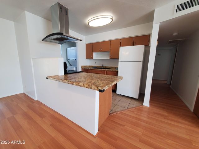 1022 W HICKORY Street, Mesa, AZ 85201