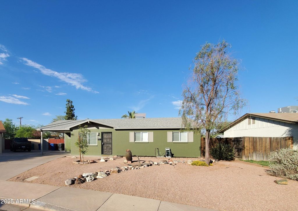 1022 W HICKORY Street, Mesa, AZ 85201