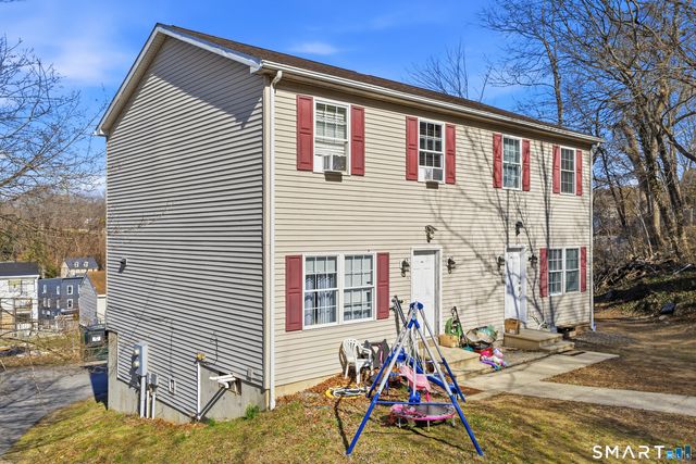 18 Division Street, Norwich, CT 06360