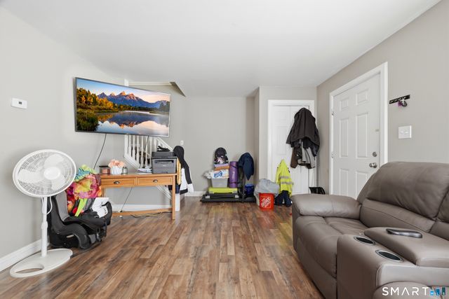 18 Division Street, Norwich, CT 06360