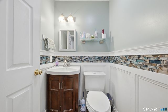 18 Division Street, Norwich, CT 06360