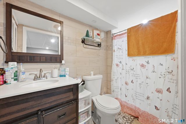 18 Division Street, Norwich, CT 06360