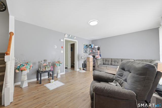 18 Division Street, Norwich, CT 06360