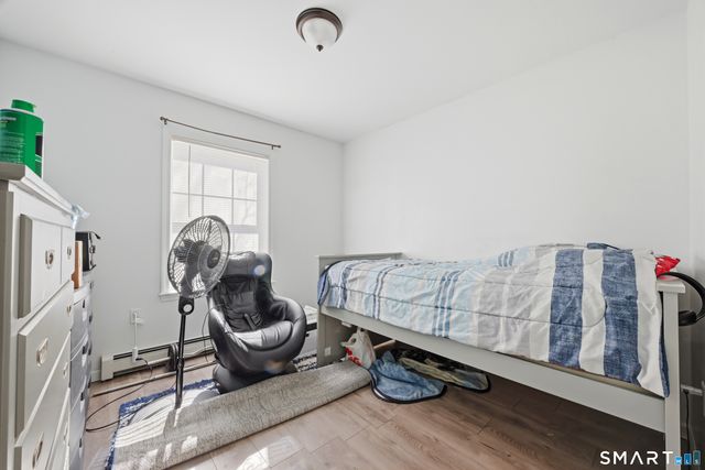 18 Division Street, Norwich, CT 06360