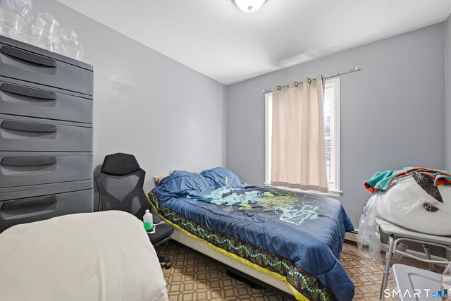 18 Division Street, Norwich, CT 06360