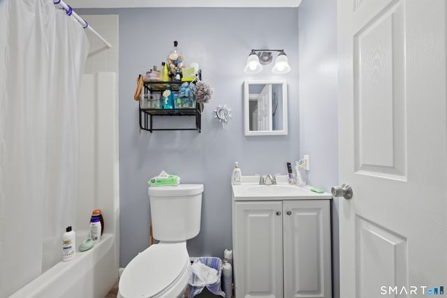 18 Division Street, Norwich, CT 06360