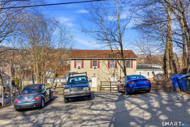 18 Division Street, Norwich, CT 06360