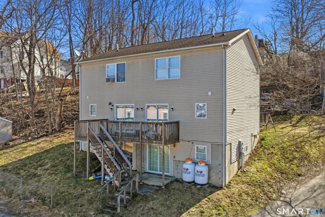 18 Division Street, Norwich, CT 06360