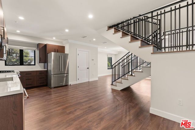 1153 N Beachwood Drive 1, Los Angeles, CA 90038