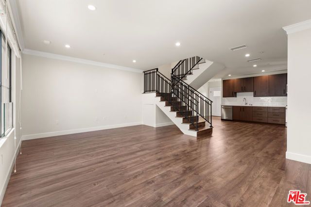 1153 N Beachwood Drive 1, Los Angeles, CA 90038
