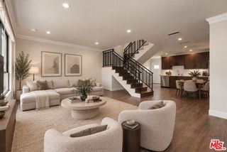 1153 N Beachwood Drive 1, Los Angeles, CA 90038