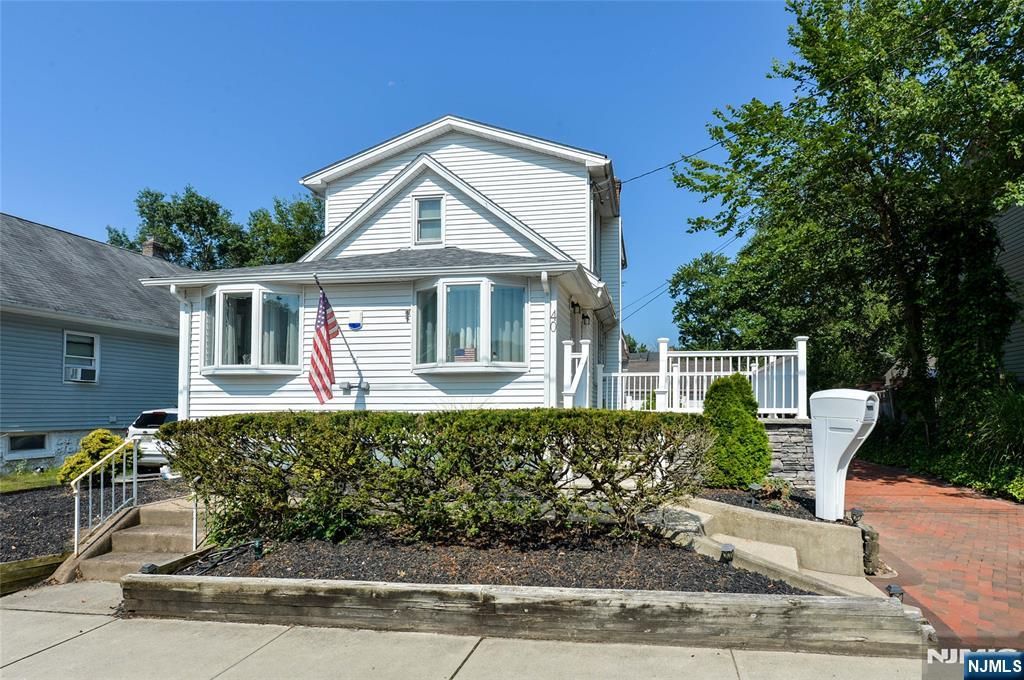 40 3rd Avenue, Westwood, NJ 07675