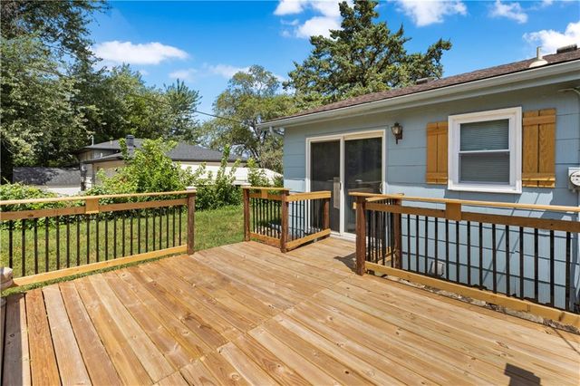 6206 NE Antioch Road, Kansas City, MO 64119