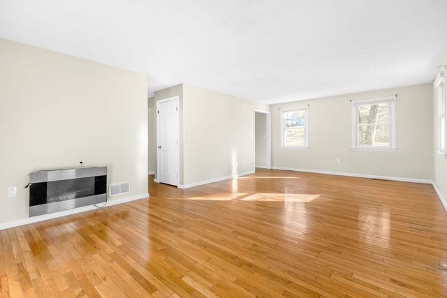 22 Browning Rd, Shrewsbury, MA 01545