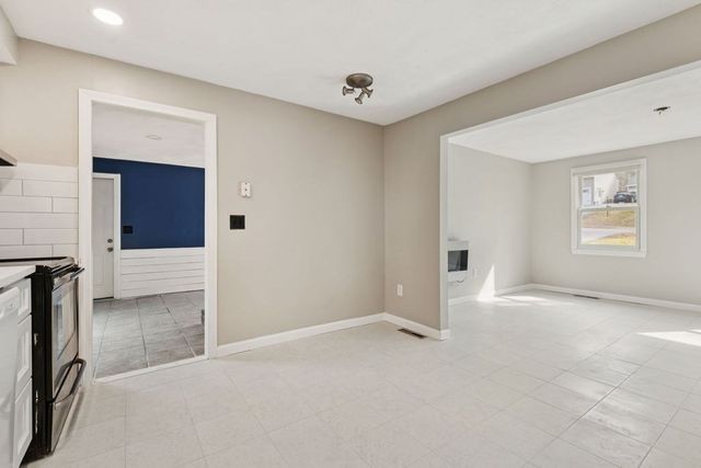 22 Browning Rd, Shrewsbury, MA 01545