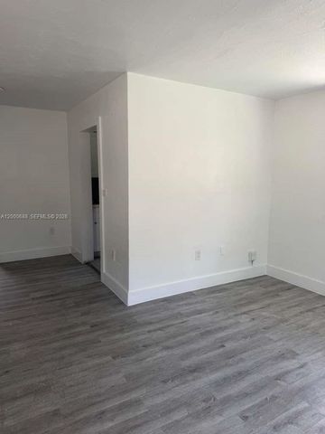 2550 NE 182nd St 2550, North Miami Beach, FL 33160