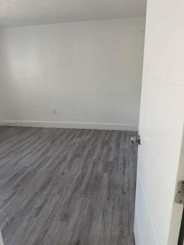 2550 NE 182nd St 2550, North Miami Beach, FL 33160