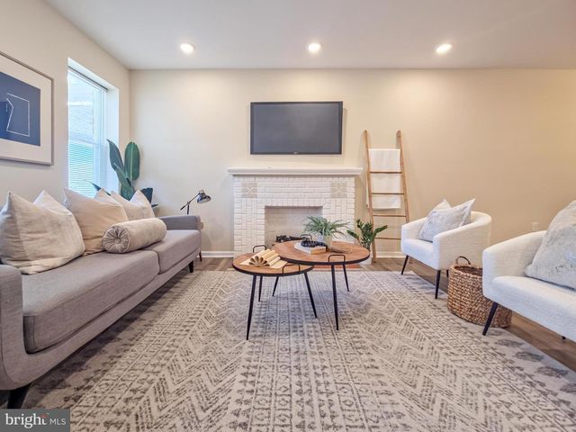 4911 QUEENSBERRY AVE, Baltimore, MD 21215