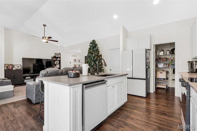 38 Brush Creek Drive, Pacific, MO 63069