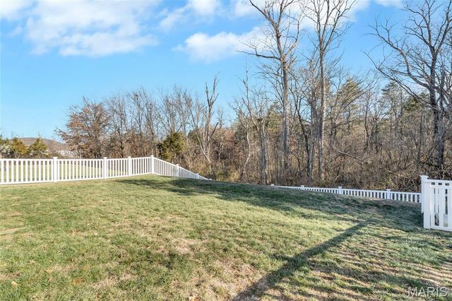 38 Brush Creek Drive, Pacific, MO 63069