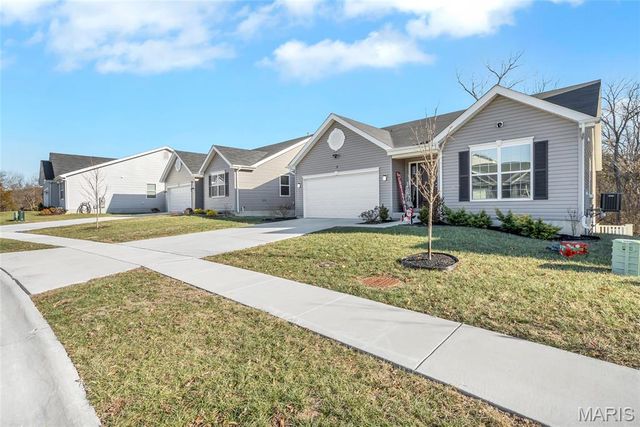 38 Brush Creek Drive, Pacific, MO 63069