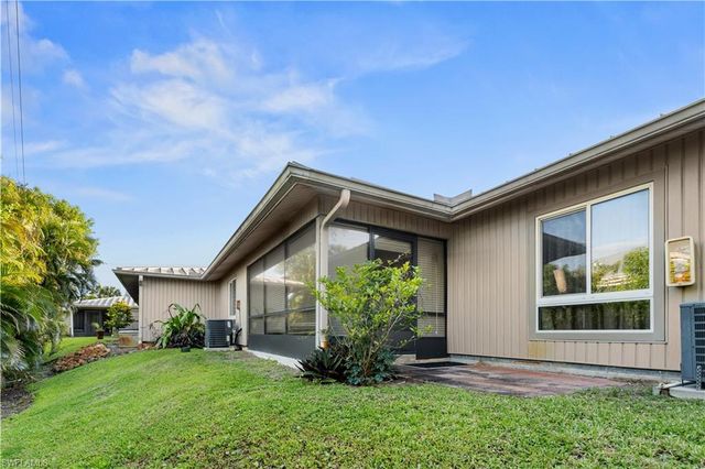 900 Henderson Creek DR A102, Naples, FL 34114